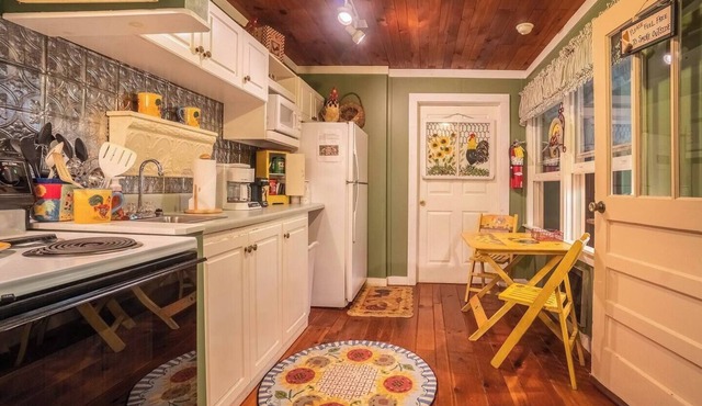 Theda Mae's Sunflower Suite-#1