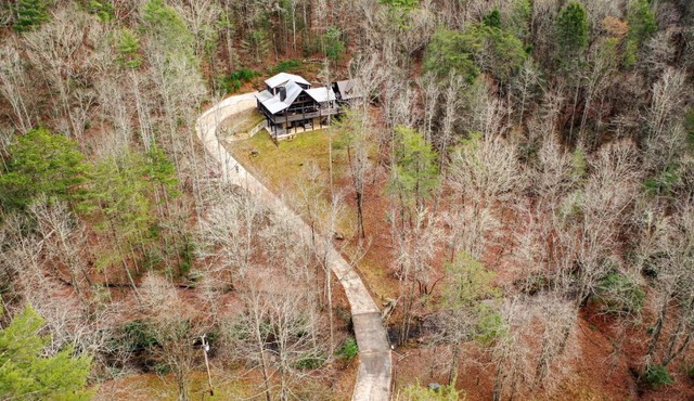 This chalet is luxury and mountain charm all wrapped up in one in Cherry Log