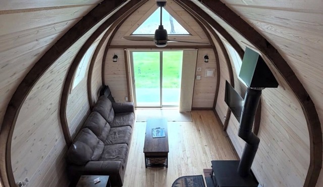 Timber Arch | Unique Lake Gem ~ Yard ~ Kayak/Board in Alexandria