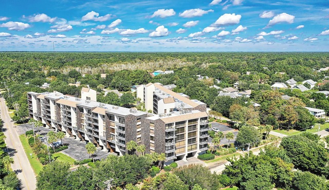 Top Floor Condo, Beach Access across Road, Balcony, Pool, Grill Area, Elevator