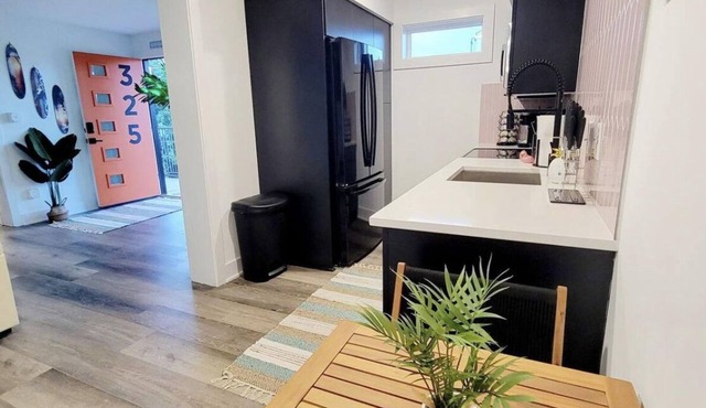 Topsail Downtown- Extended Stay With Parking, Pool,& Pets in Lynchburg