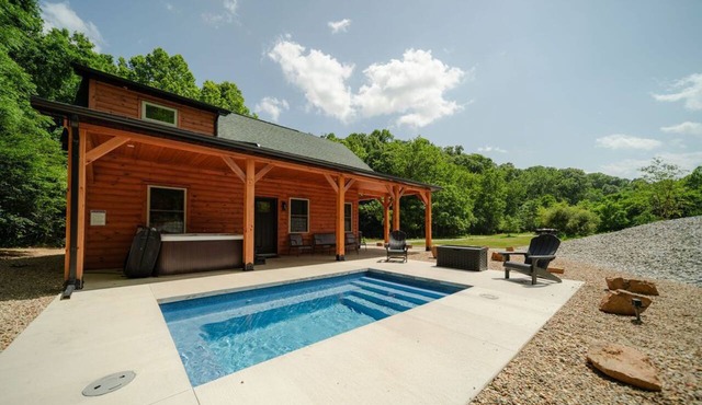 Tributary | Hocking Hills, Plunge Pool, Hot Tub in Logan