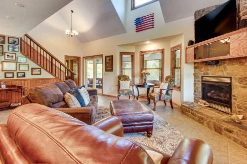 'TroutFest' Riverfront Norfork Home, Great Fishing in Norfork