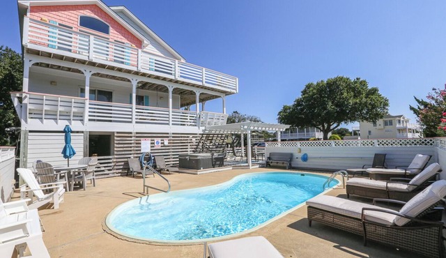Ultimate Fantasy - Oceanside 4 BR Home w/Private Pool & Putting Green in Duck