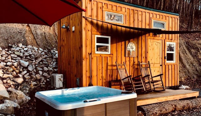 Unique Wooden Tennessee Cabin near Knoxville for Relaxing Great Smoky Vacations
