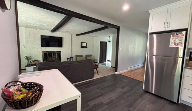 Updated 4 br PSU home, close to campus in State College
