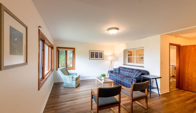 Updated Guest apartment with Lake Views and close to Lake Michigan Beaches in Whitehall