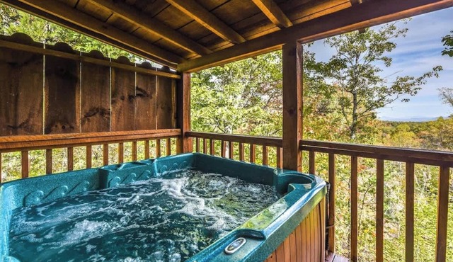 View! Cozy, Private, Fireplace, Hot Tub