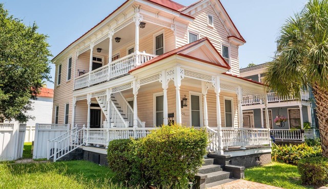 Walk to King St | Spacious Charleston Stay