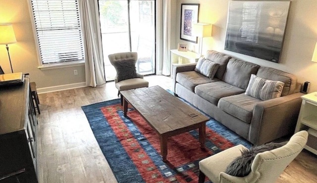 Walk to Sanford Stadium! Perfect Athens Condo