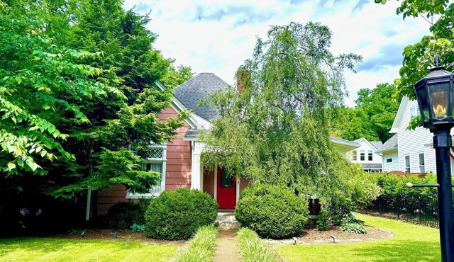 Walkable East Nashville 3BR—Porch, Parking, Pets