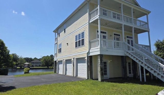 Waterfront Coastal Charm yet close to the Surf @ 369ChapelLane in Myrtle Beach