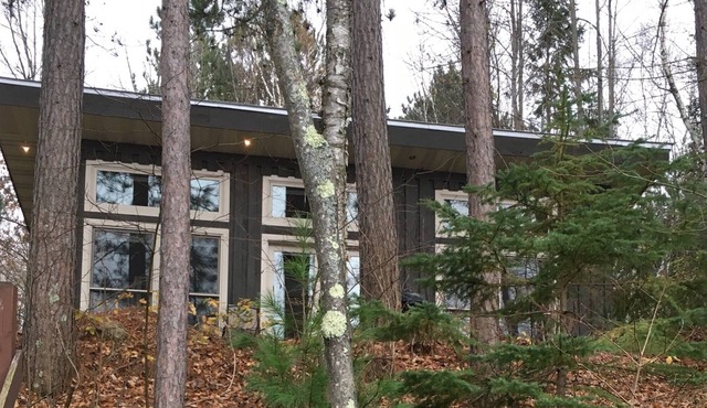 Waterfront modern/rustic Cabin in Phillips