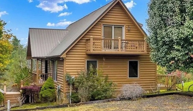Wonderful 4-bedroom cabin in Piney Creek perfect for relaxing getaways