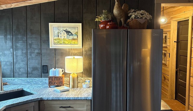 Working Horse Ranch Retreat – 2 Bedrooms, Fire Pit, 20 Min to Downtown Nashville in Goodlettsville