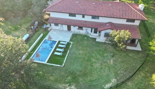 World Cup Ready - Vintage Stay, 30 Acres & Animals in Bartonville
