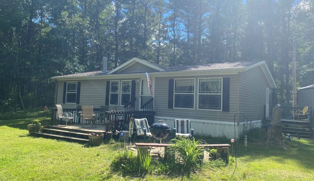 Wren’s Roost Cabin Near Lake Arbutus in Black River Falls
