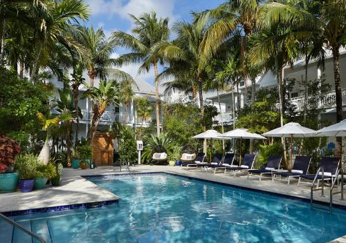 Parrot Hotel Villas 
