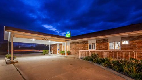 Surestay Hotel 