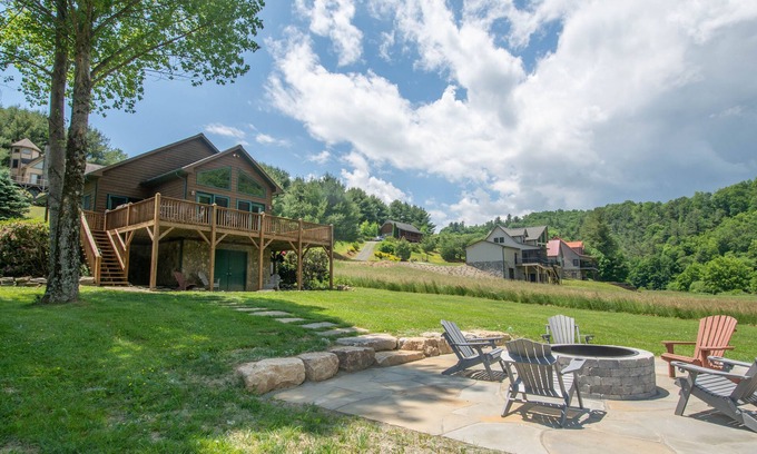 Fleetwood Cottage | Lazy Days on the New River | Waterfront Cabin | Close to Downtown