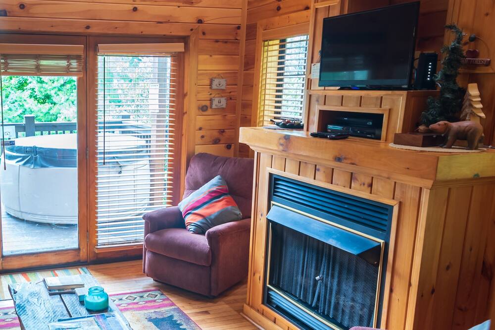 Bear Den Cabin | Blue Ridge Parkway Cabin Rentals