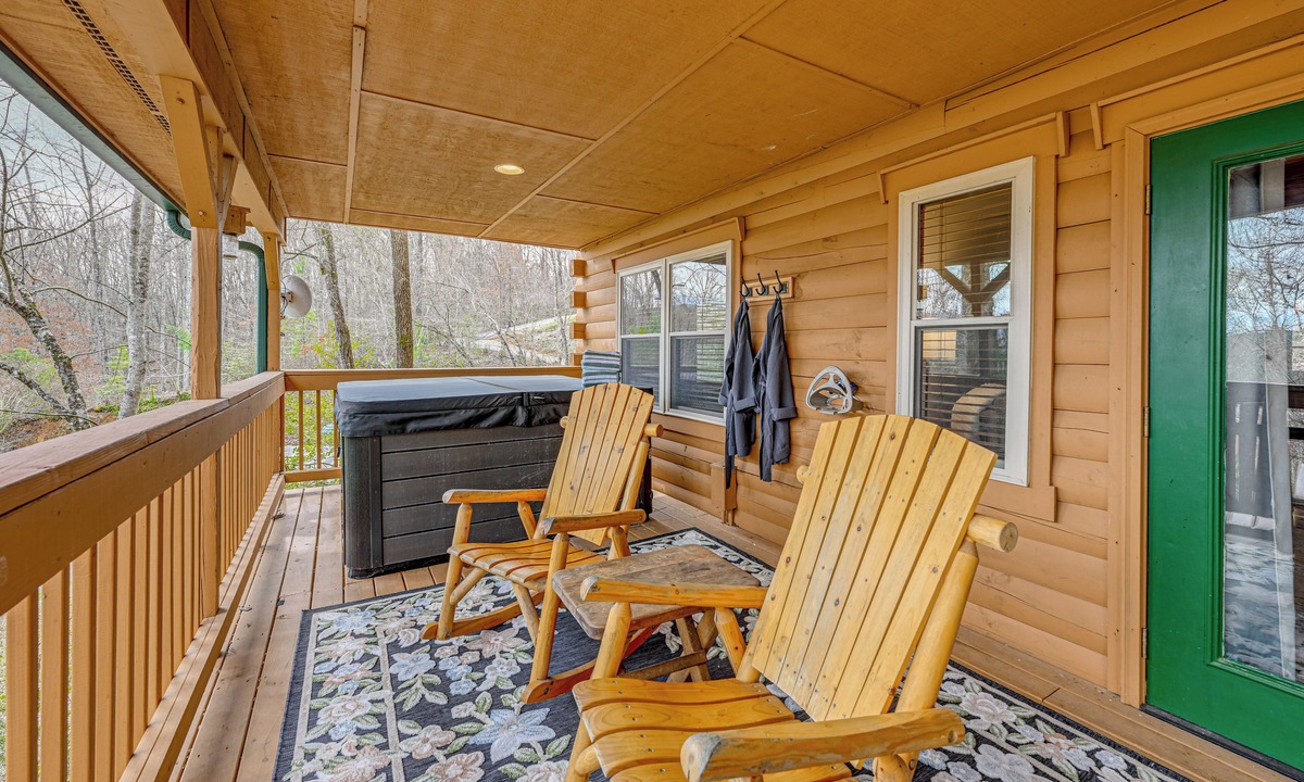 Bryson City Cottage | Mtn-view Bryson City Cabin: 1 Mi to Deep Creek!