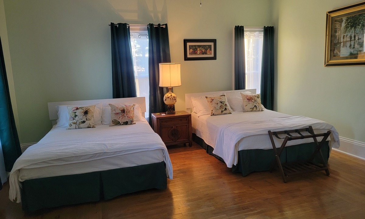 Titusville Bed & Breakfast | Great solar eclipse viewing! Beautiful room, 2 queen beds & private bath.