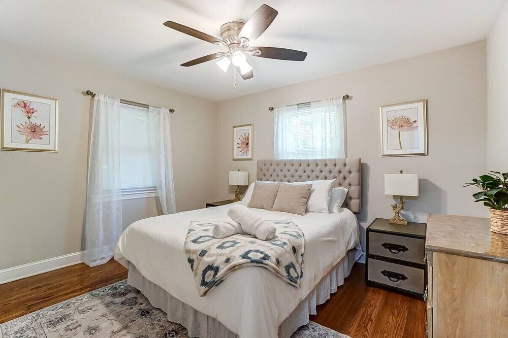 Enderly Park House | Comfy Uptown Cottage! King Bed in Enderly Park