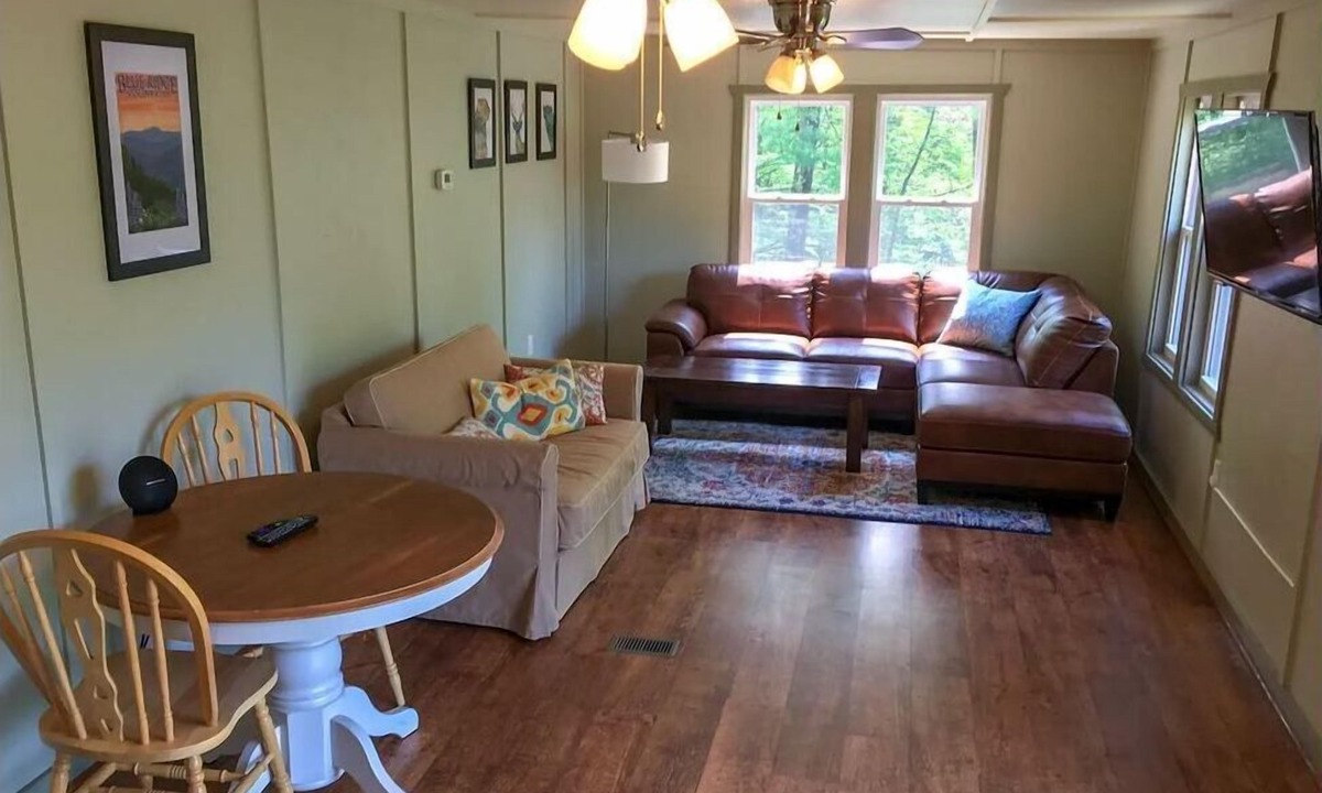 Stanley Cabin | Shenandoah National Park - Sauna - Log Cabin - Treehouse - Game Room