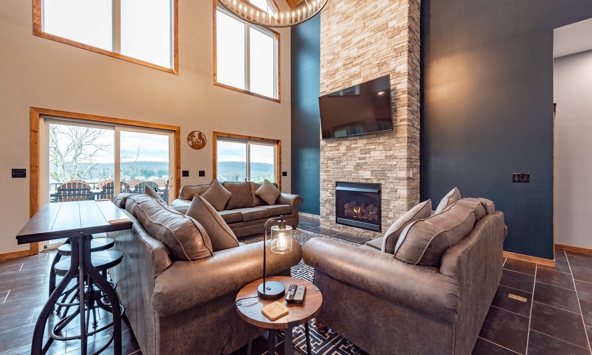 Swanton House | Luxury Dog Friendly Lodge w/Pool & Hot Tub