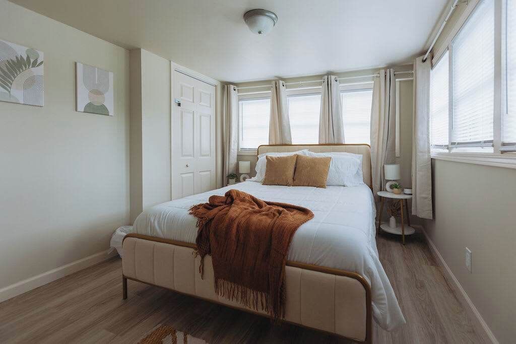 Johnson City Apartment | Lamont 6 1Bed Pet-Friendly Apt