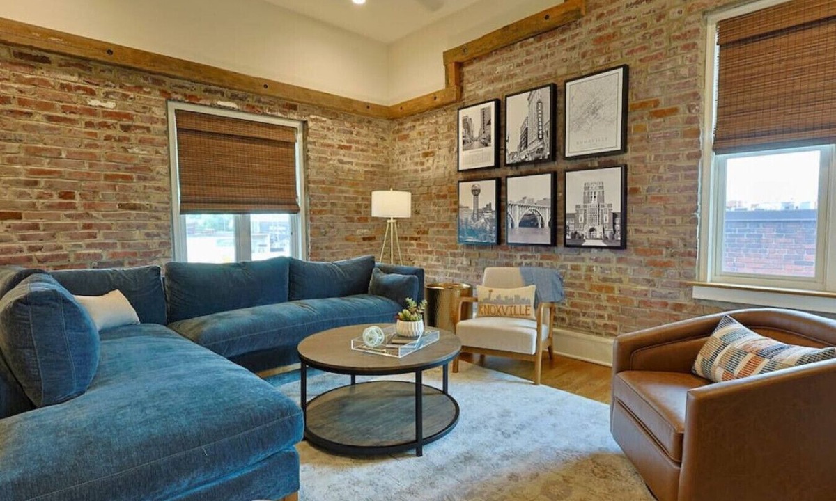 Downtown Knoxville Apartment | Luxury Townhome Walkable to Old City & DT Knox