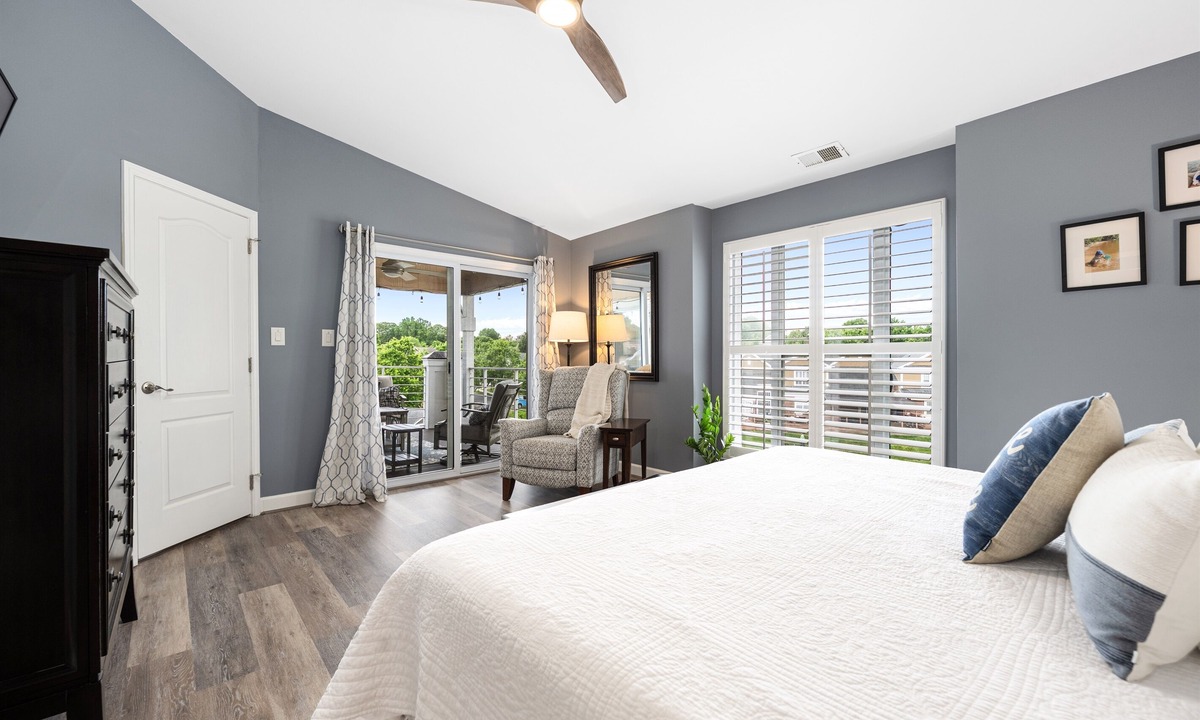Cornelius Condo | Makin’ Memories at Lake Escape, Lake view, Pool - Lake Norman Vacation Rental
