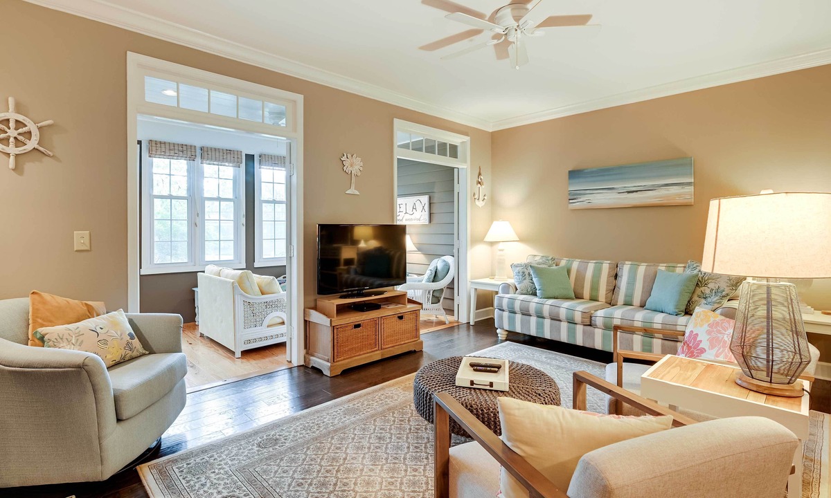 Murrells Inlet Cottage | Charming Cottage Near Golf Courses & Marsh Walk!