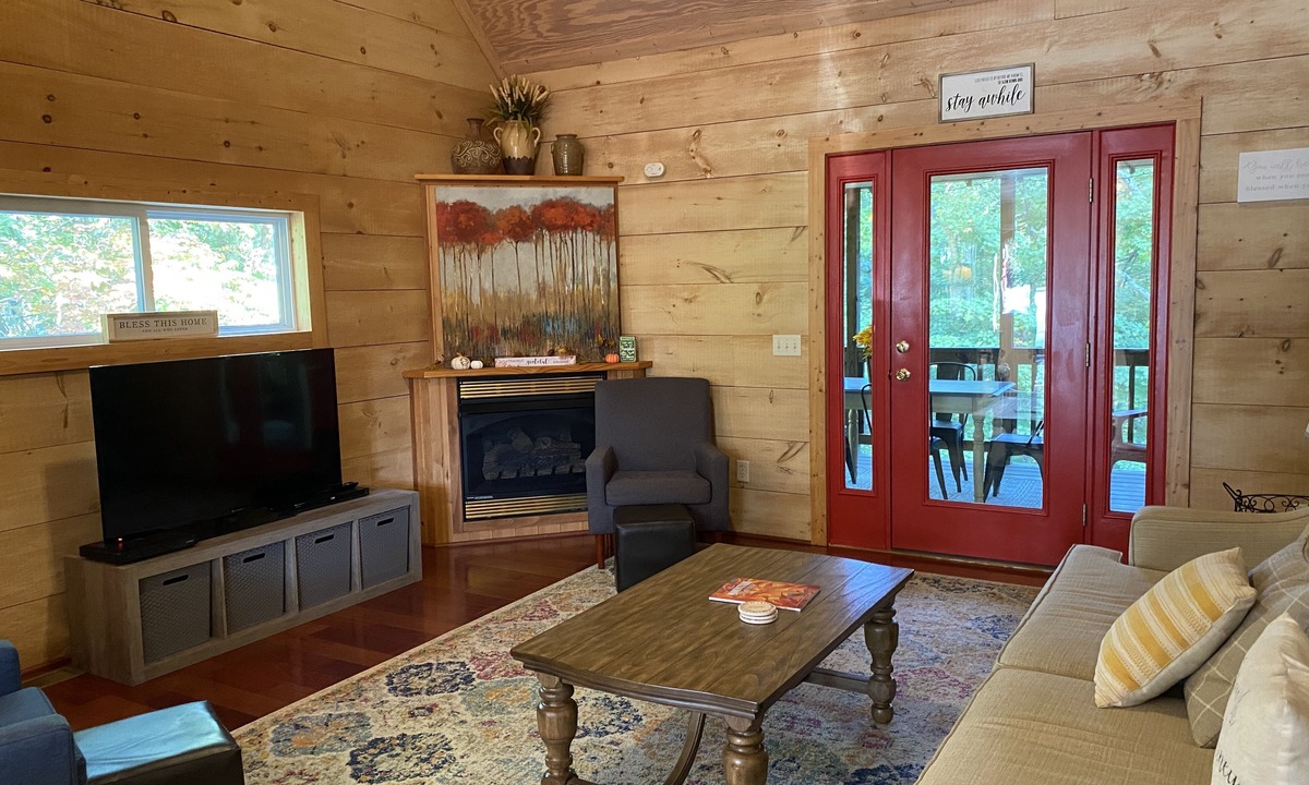 Lakemont Cottage | Tallulah Falls Cabin: location, location. location