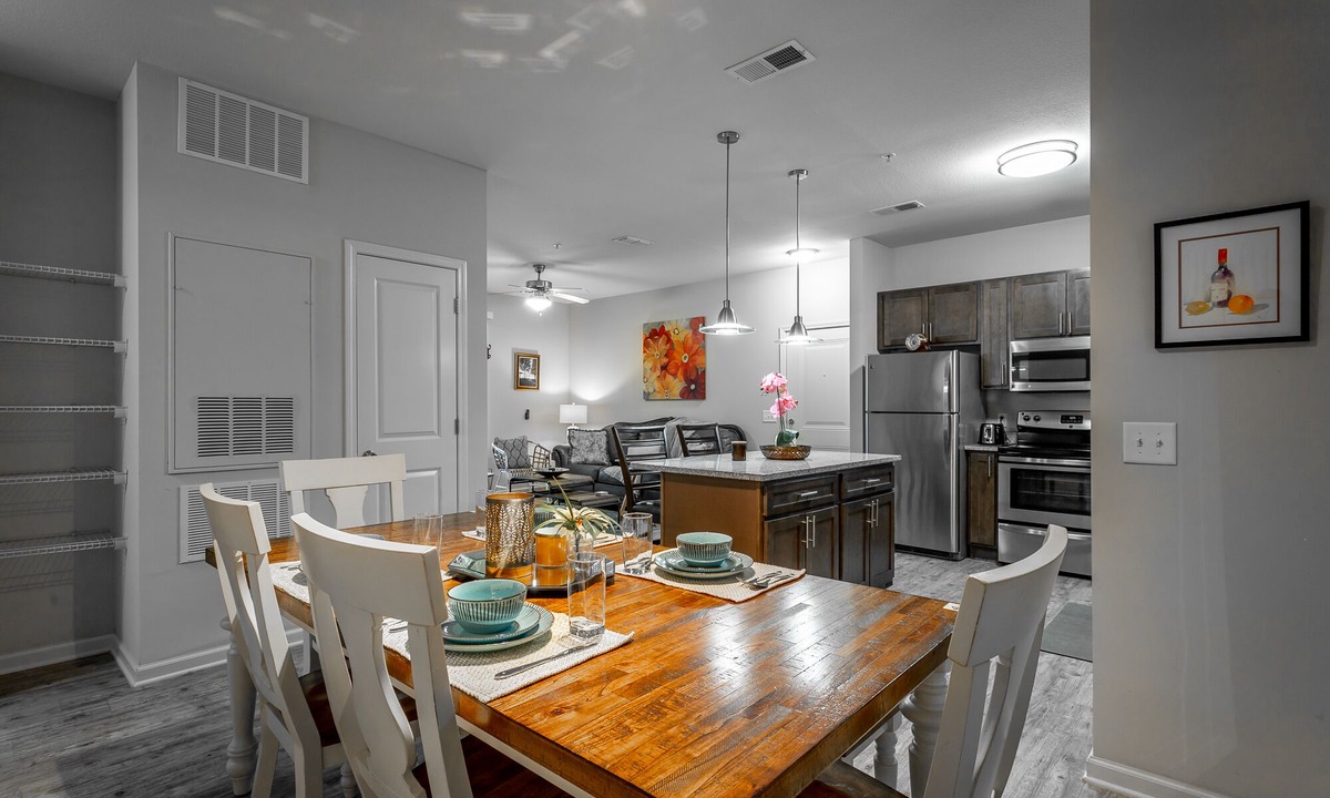 Ooltewah Apartment | ✪ Hidden Valley ✪ FREE Parking, Pool & Gym!