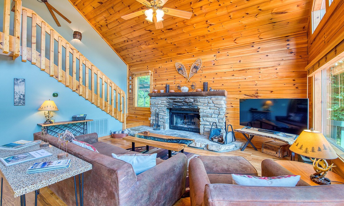 Maggie Valley House | Mountain Escape with fantastic views & hot tub!