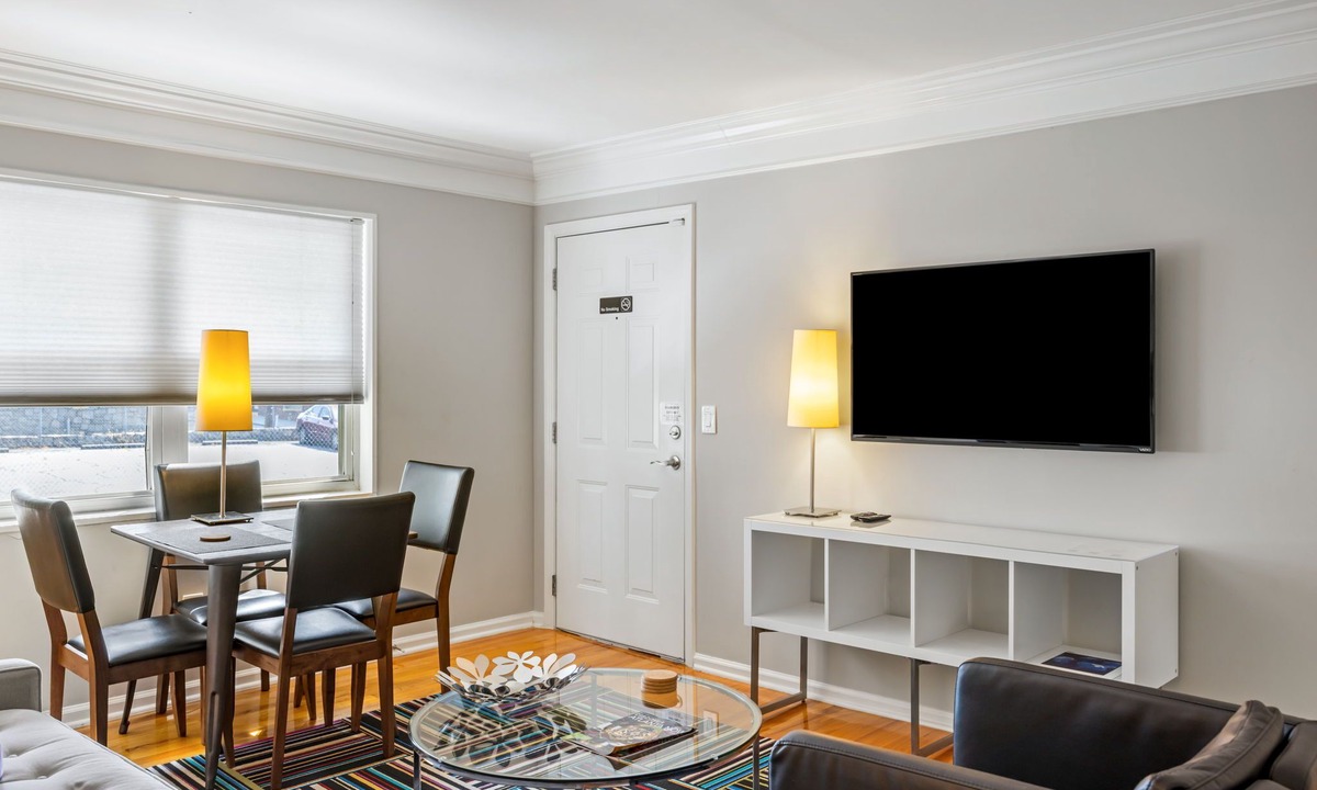 Buckhead Apartment | (BC2bB) Enjoy a Full Kitchen in an Affordable Condo near Peachtree Street