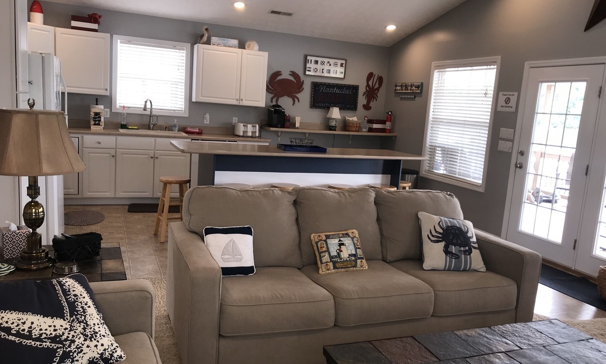 La Follette Boat Rental | Floating Holiday #2 on Norris Lake at Springs Dock Marina. Front row view.