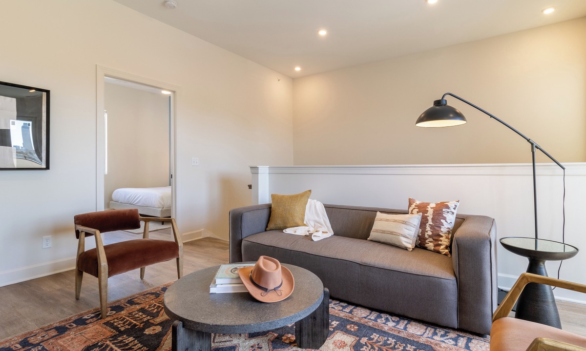 Buena Vista Apartment | 4BDR Bachelor Stay Near Broadway | Conway