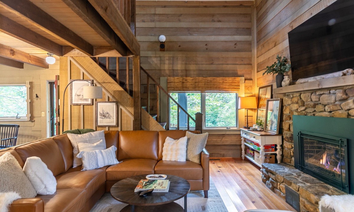 Blowing Rock Cabin | Tucked Away - updated cabin 1/3 mile from Blue Ridge Parkway