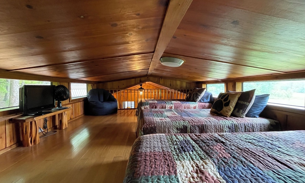 Morganton Cabin | Cozy Cabin Retreat Lake James & Fonta Flora Trail