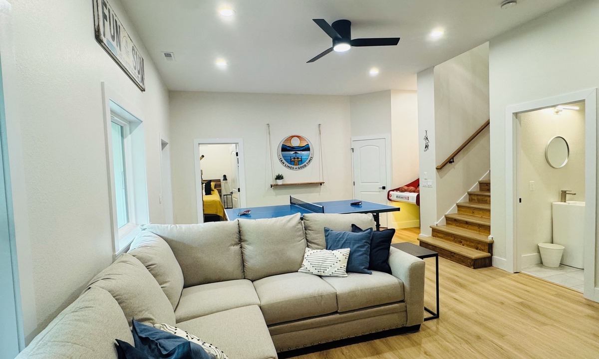 La Follette House | Tan Lines & Good Times, 6 bed/8 bath-Water Front,Private Dock, Hot tub, Gameroom