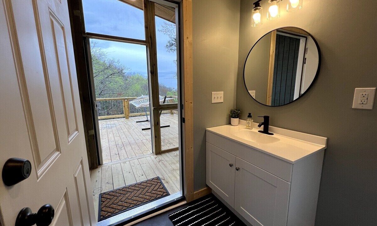 Apple Ridge Apartment | TreePod Big Views 2.5 mi to BR