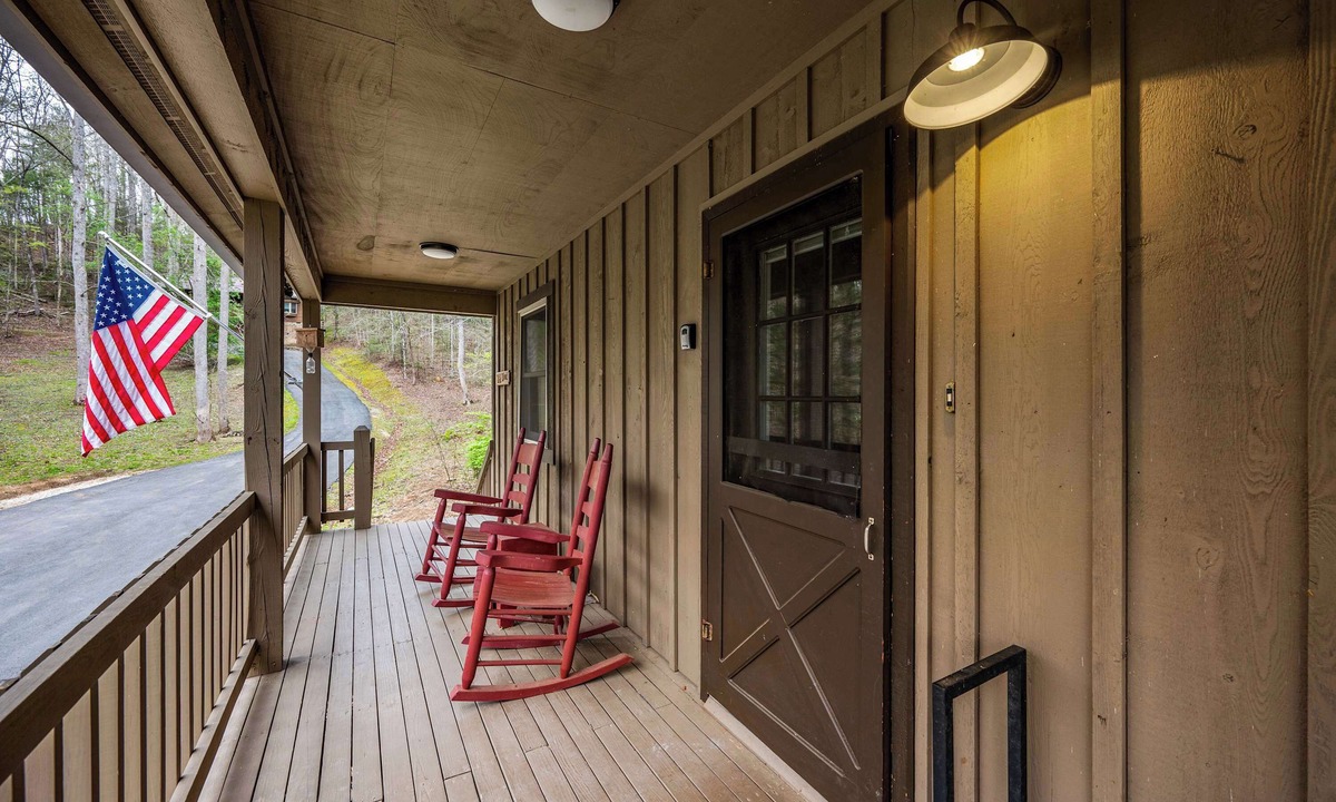 Townsend Cabin | Mountain Cabin Oasis with Luxury Kitchen