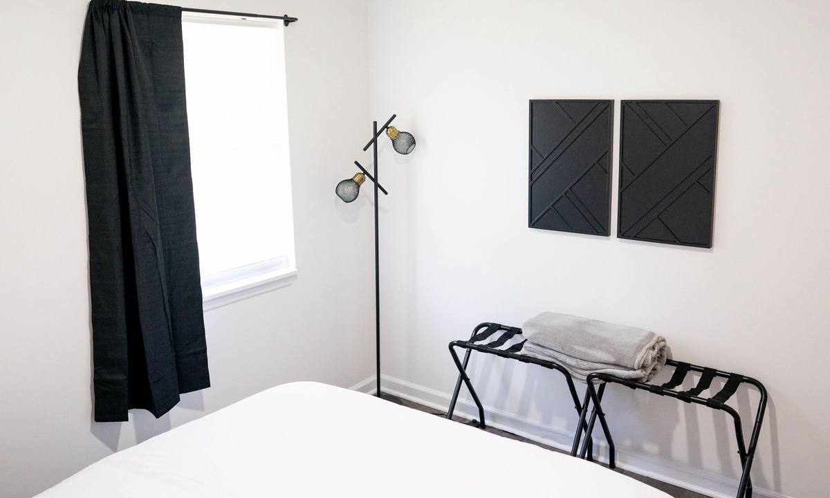 Johnson City Apartment | Quiet 2BD rental with mountain views close to JCMC