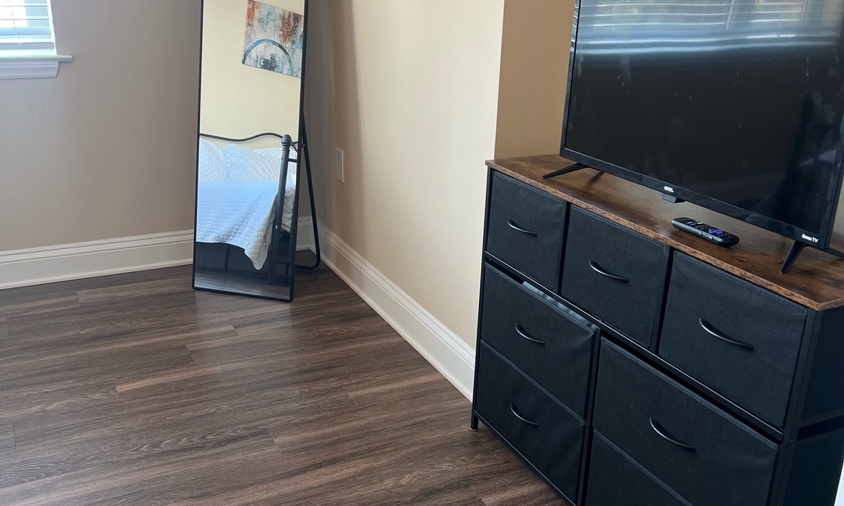 Dilworth Apartment | Spacious 2 Bed-2 Bath in Heart of Uptown-FREE Parking-Self Check-in! City views!