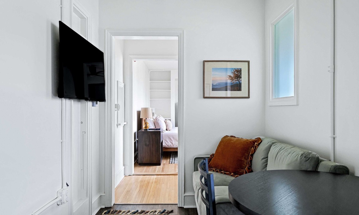 Charlotte Street Apartment | The Furman Building