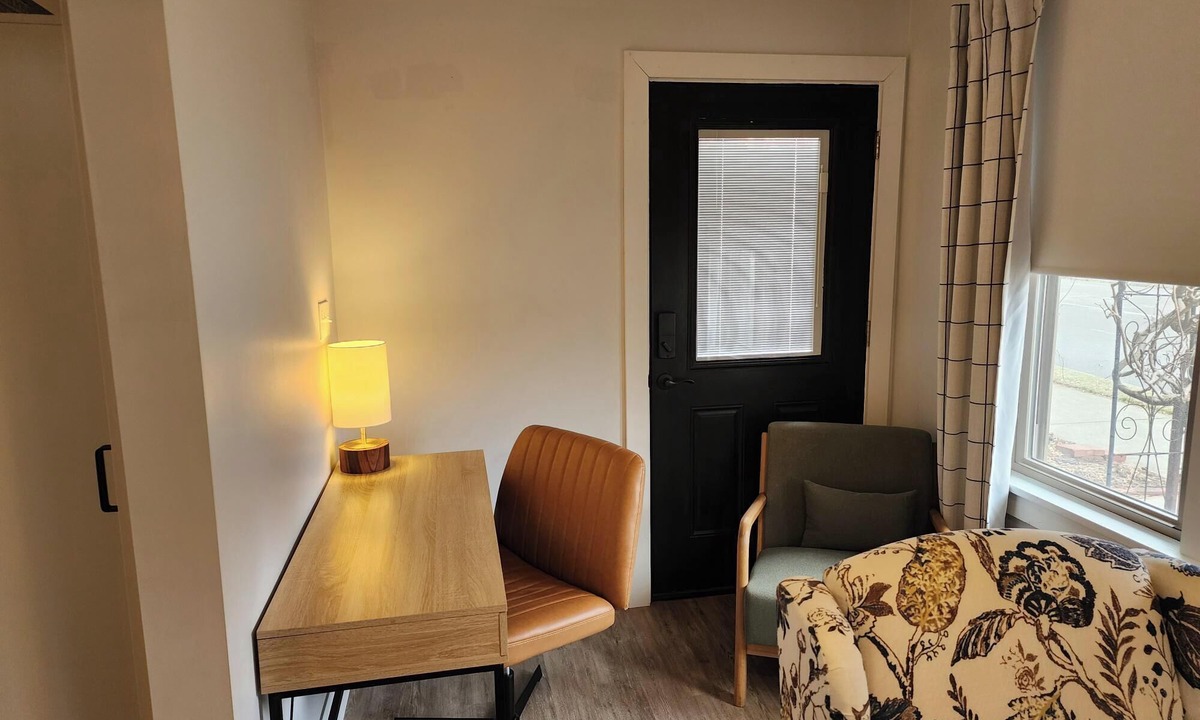 Ellwood City Apartment | 1 Bed/1 Bath 1 story stand alone apartment in residential area in Ellwood City