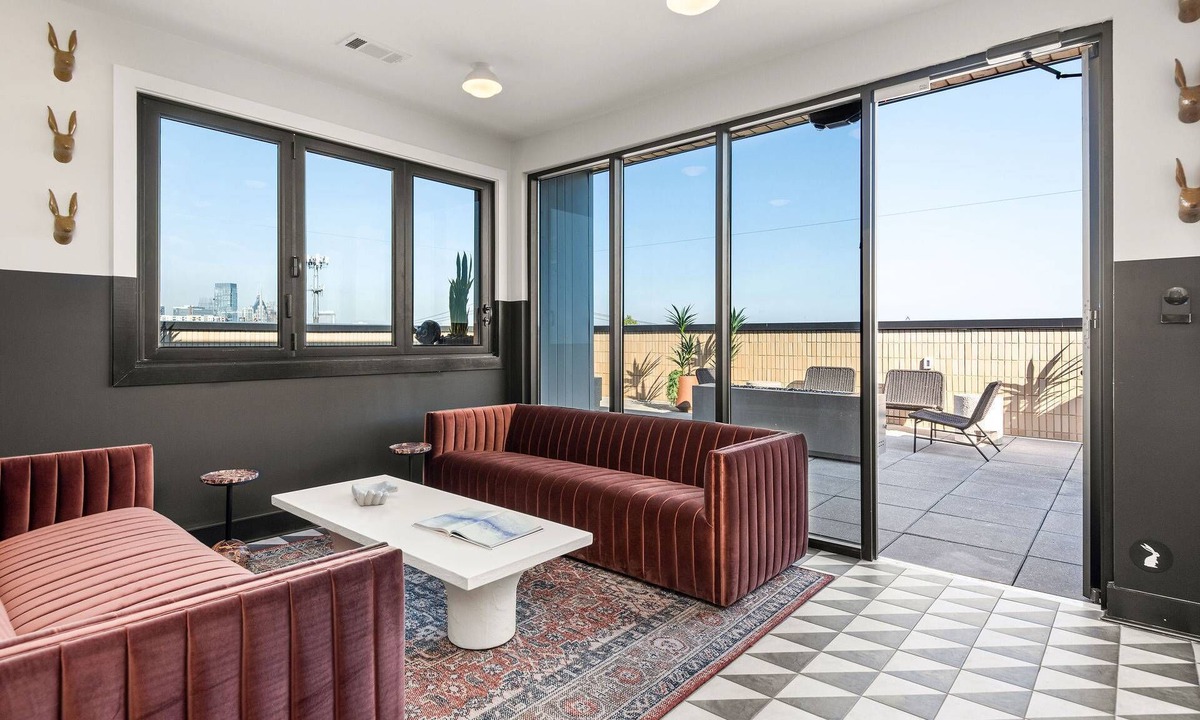 Nashville Condo | Hidden Door at Neo ~ New Listing ~ 1 Mile to Downtown/Broadway ~ 5 Beds ~ Outdoor Lounge ~ Gym
